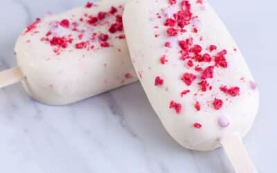 Receta | Paletas de chocolate blanco y frambuesa
